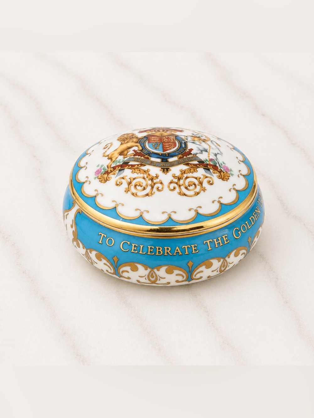 2002 Royal Collection Queen Elizabeth II Golden Jubilee com trinket box